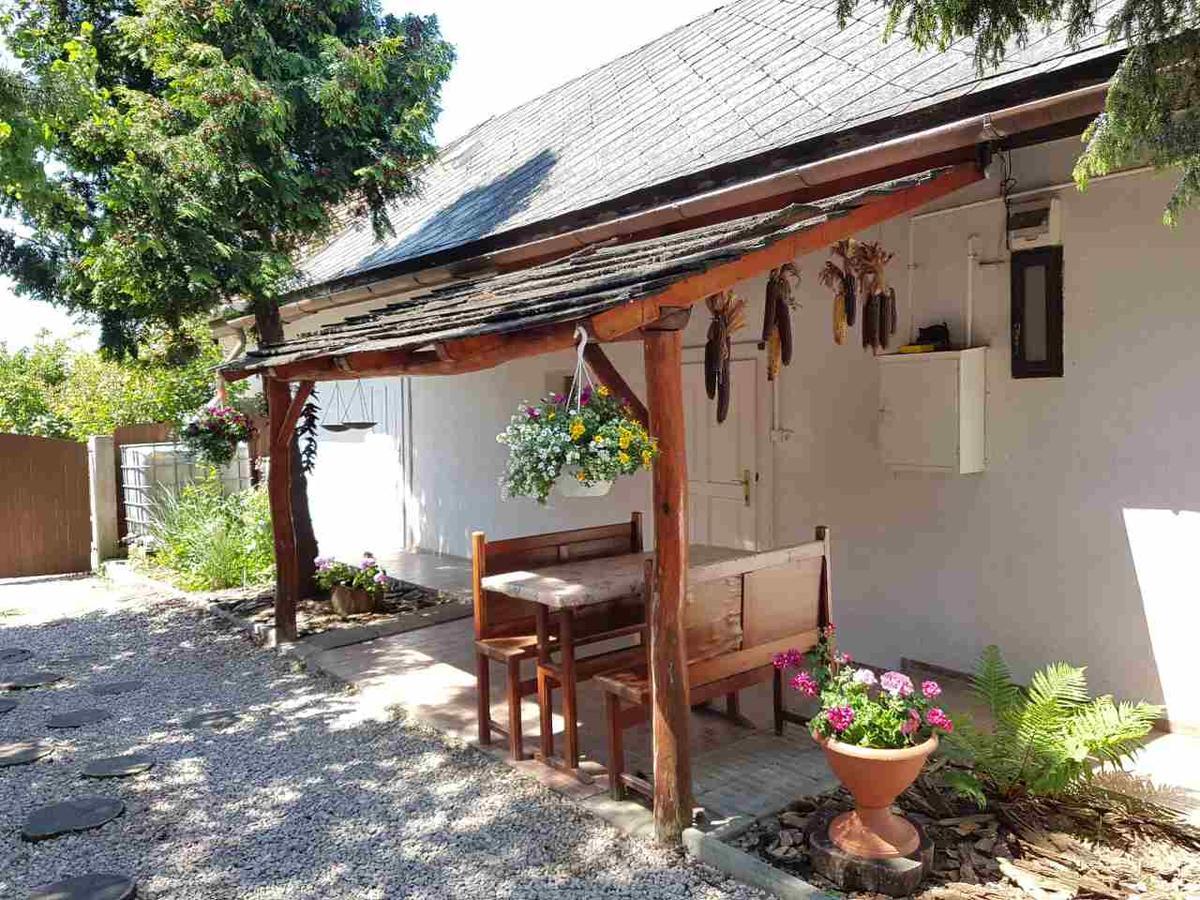 Kúti Vendégház Bakonykuti Exterior foto
