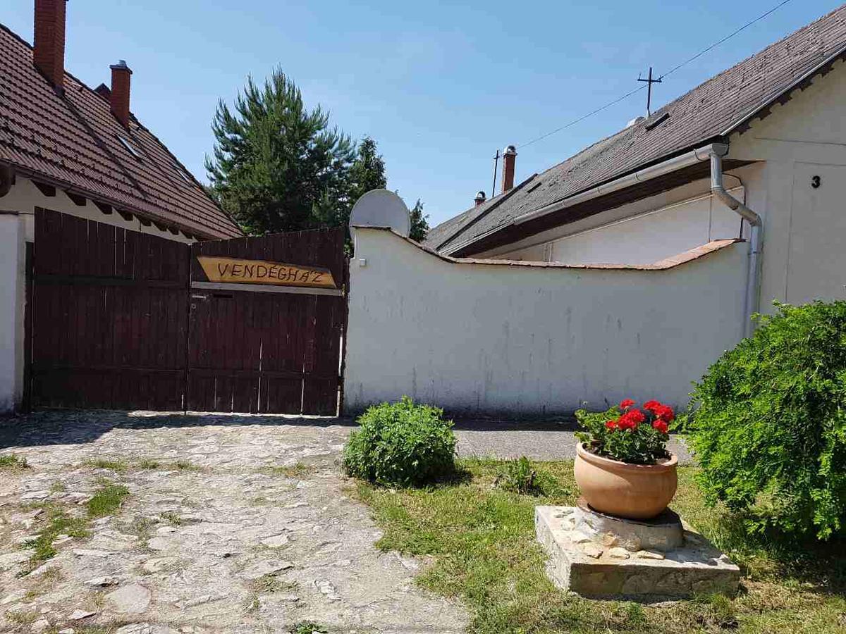 Kúti Vendégház Bakonykuti Exterior foto