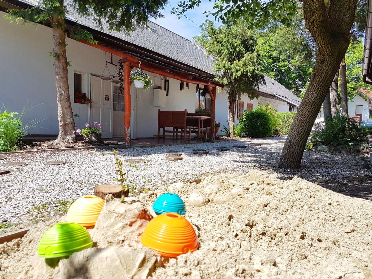 Kúti Vendégház Bakonykuti Exterior foto