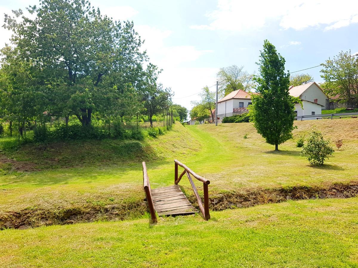 Kúti Vendégház Bakonykuti Exterior foto